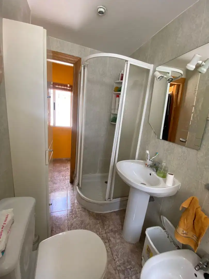 Bathroom of Flat for rent in Granada  with Heating, Furnished and Balcony