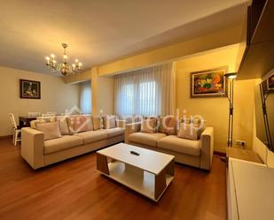 Living room of Flat to rent in Salamanca Capital  with Air Conditioner, Heating and Furnished