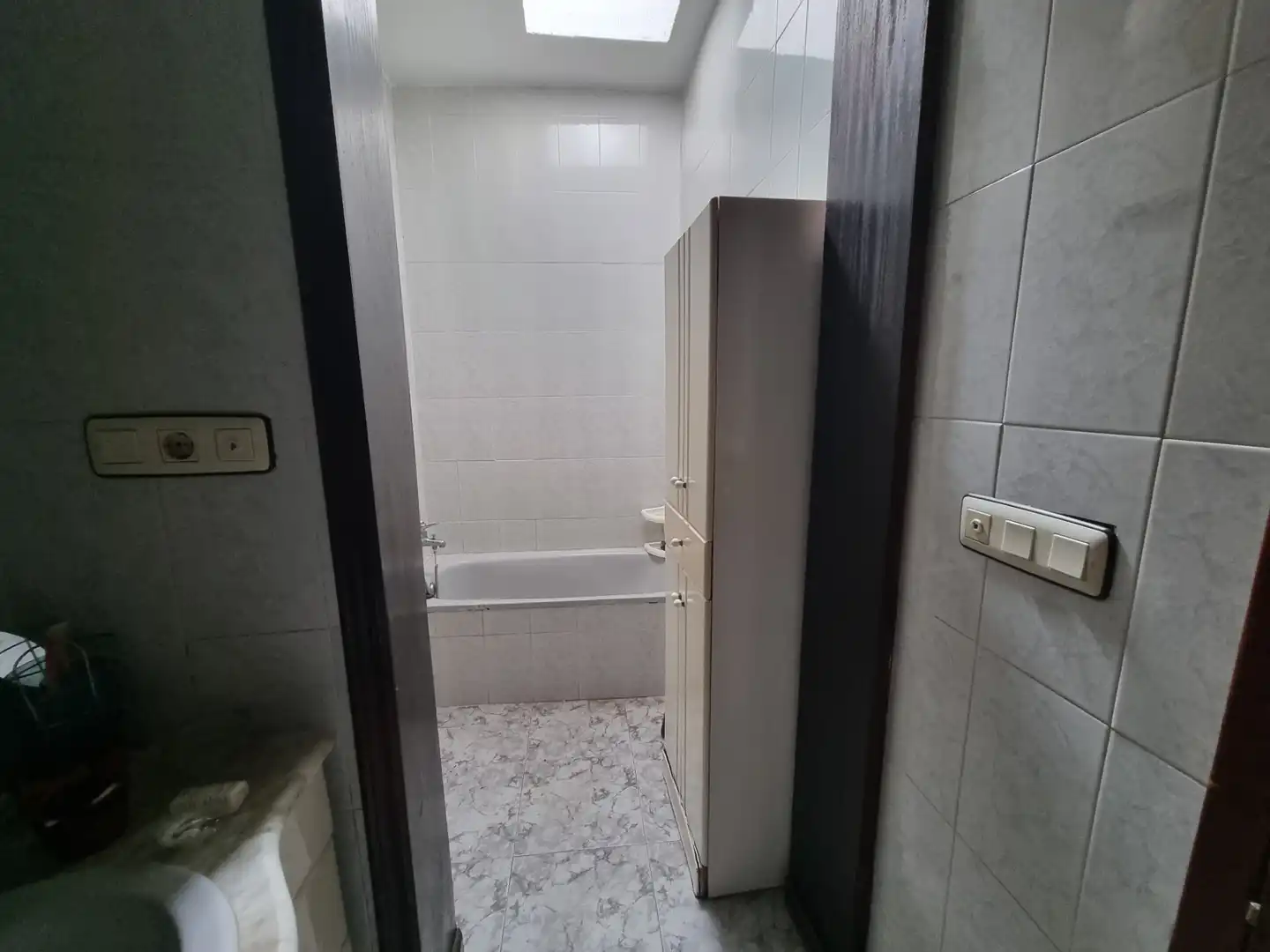 Bany de Casa o xalet en venda en Almería amb Jardí privat, Terrassa i Moblat