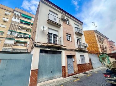 Casa amb balcó en venda a Zaidín
