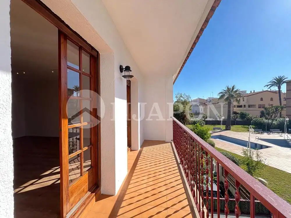 Terraza de Casa adosada de alquiler en Vilassar de Mar con Terraza y Piscina comunitaria