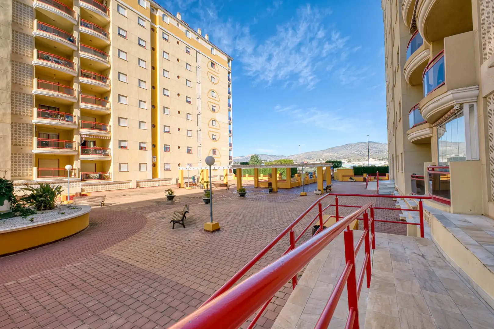 Vista exterior de Piso en venta en Villajoyosa / La Vila Joiosa con Terraza, Horno y Piscina comunitaria