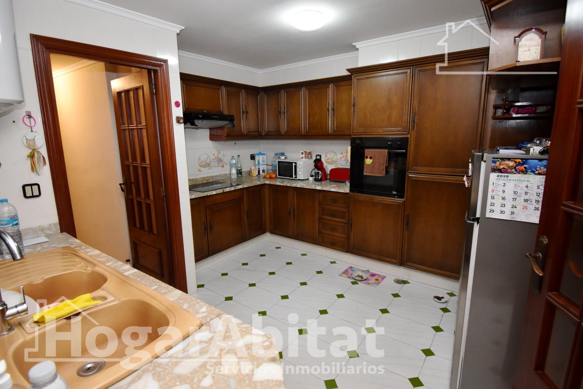 Cuina de Pis en venda en Silla amb Balcó