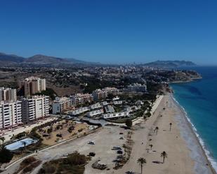 Vista exterior de Casa o xalet en venda en Villajoyosa / La Vila Joiosa amb Aire condicionat, Calefacció i Jardí privat