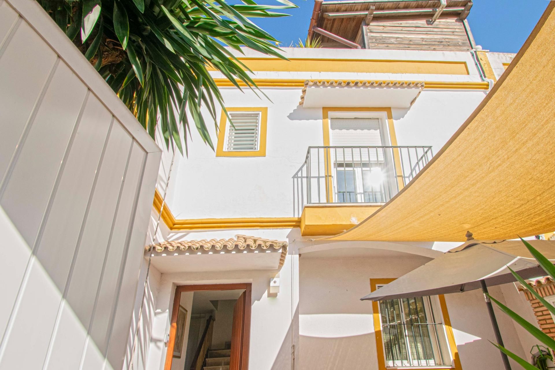 Exterior view of Single-family semi-detached for sale in Olivares  with Air Conditioner, Heating and Private garden