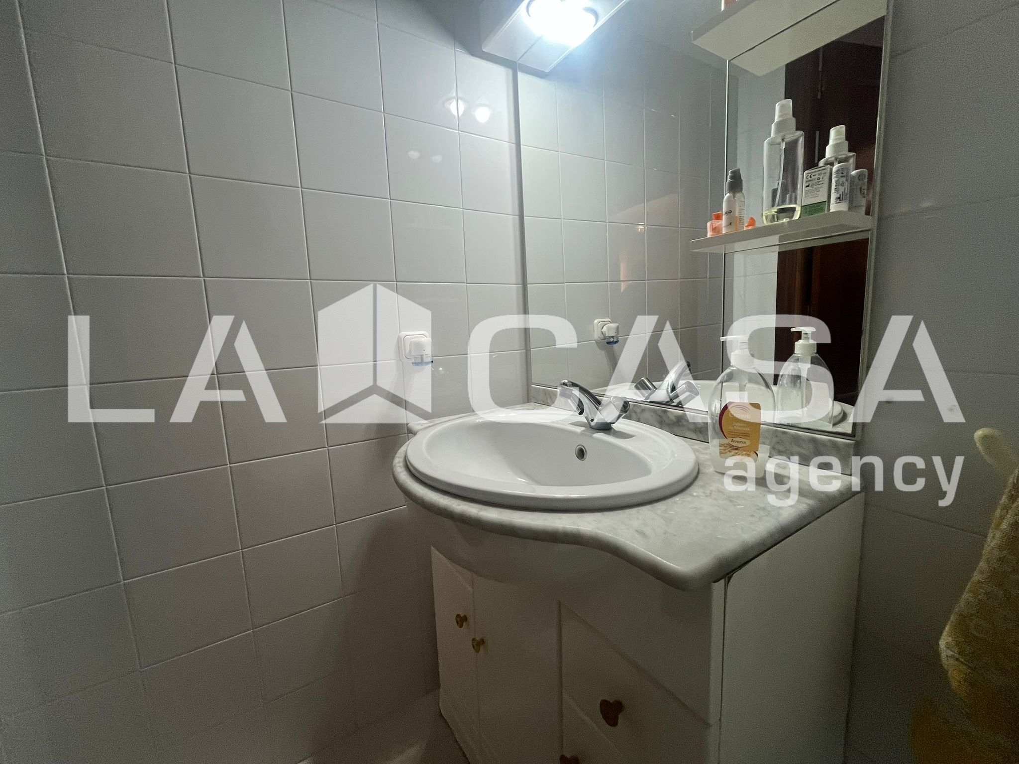 Bathroom of Single-family semi-detached for sale in Dos Hermanas  with Air Conditioner, Heating and Terrace