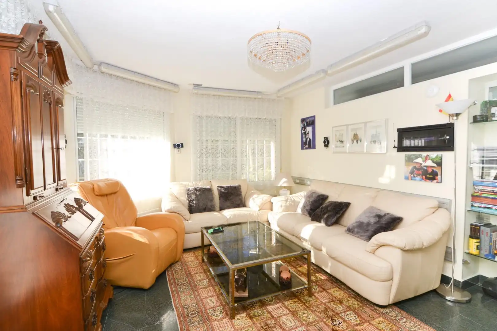 Living room of Houses for sale in Villanueva de la Cañada  with Air Conditioner, Private garden and Terrace