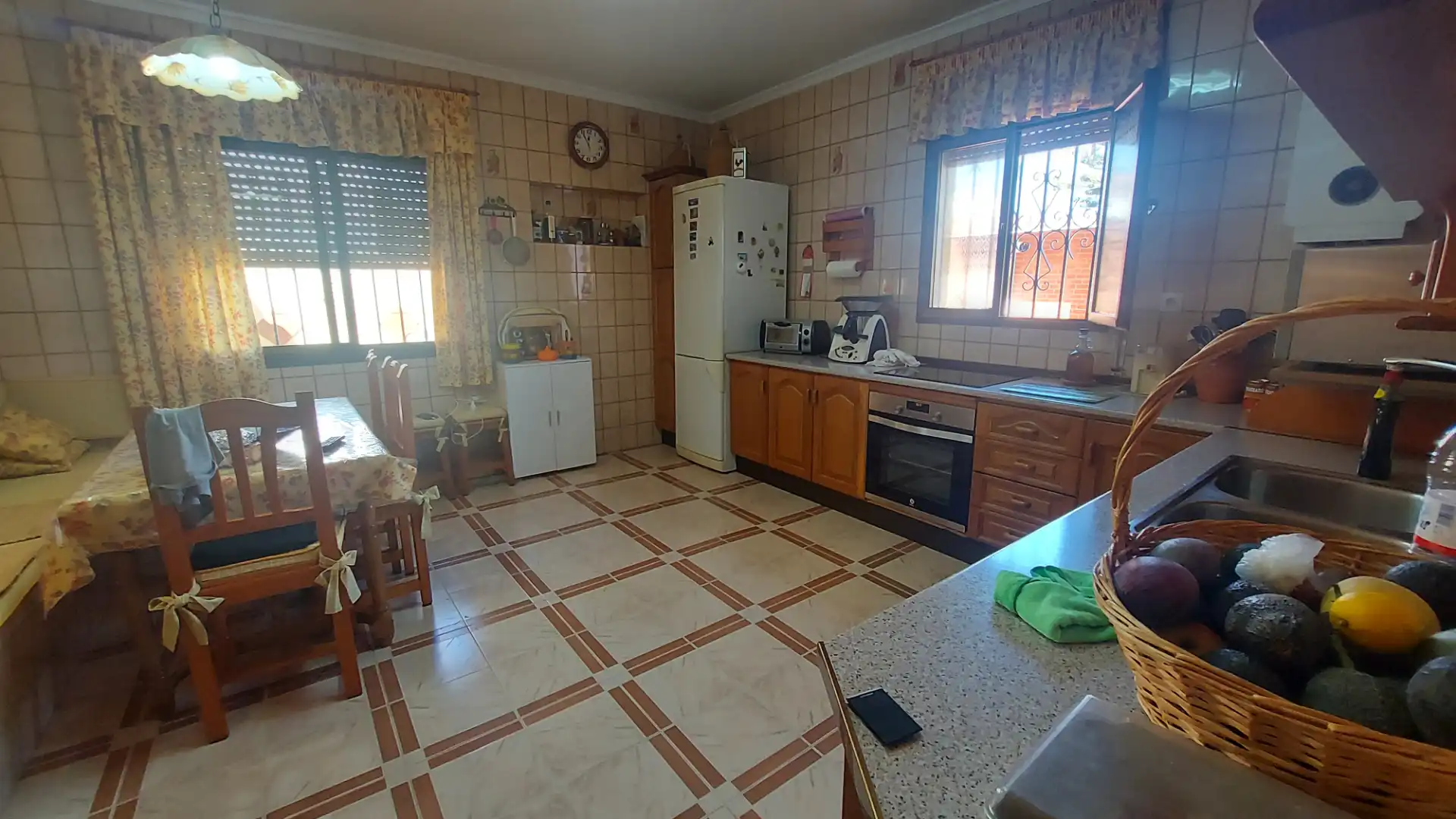 Cuina de Casa o xalet en venda en Vélez-Málaga amb Piscina