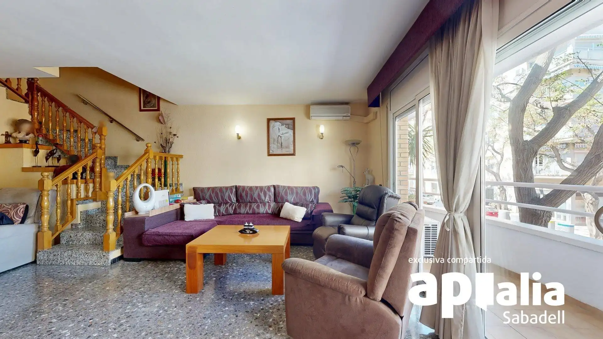 Sala de estar de Casa adosada en venta en Barberà del Vallès con Calefacción, Terraza y Balcón