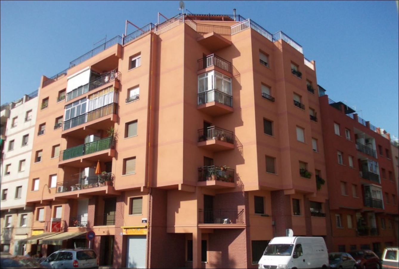 Exterior view of Flat for sale in Barberà del Vallès  with Swimming Pool