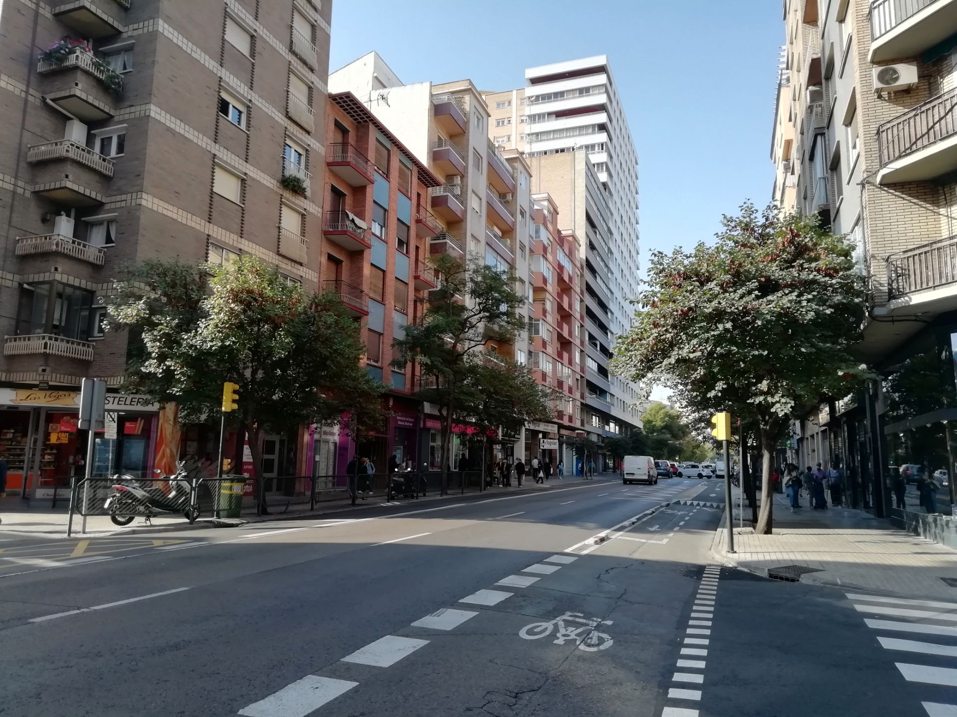 Exterior view of Premises for sale in  Zaragoza Capital