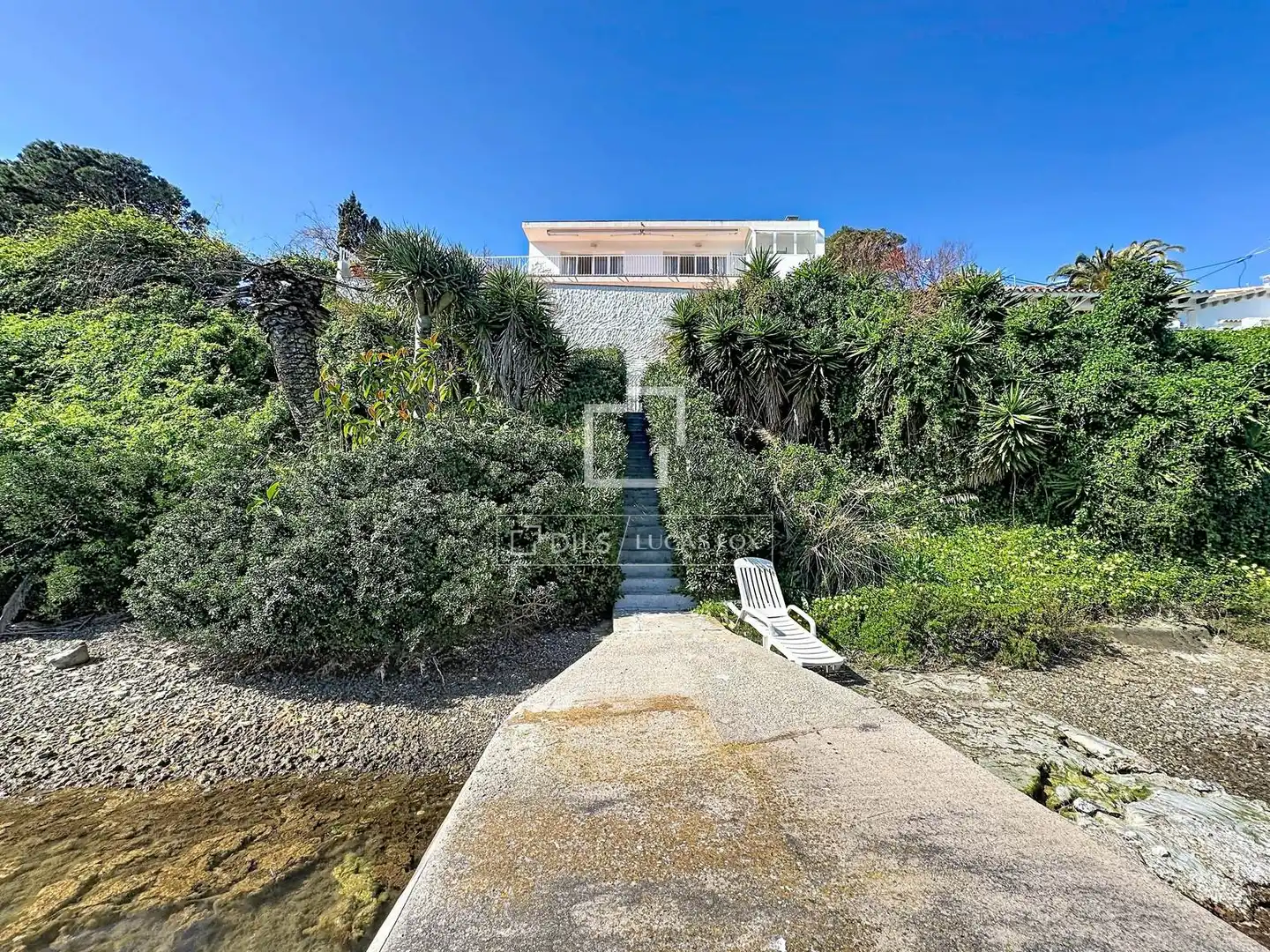 Vista exterior de Casa o xalet en venda en Maó - Mahón amb Aire condicionat, Jardí privat i Terrassa