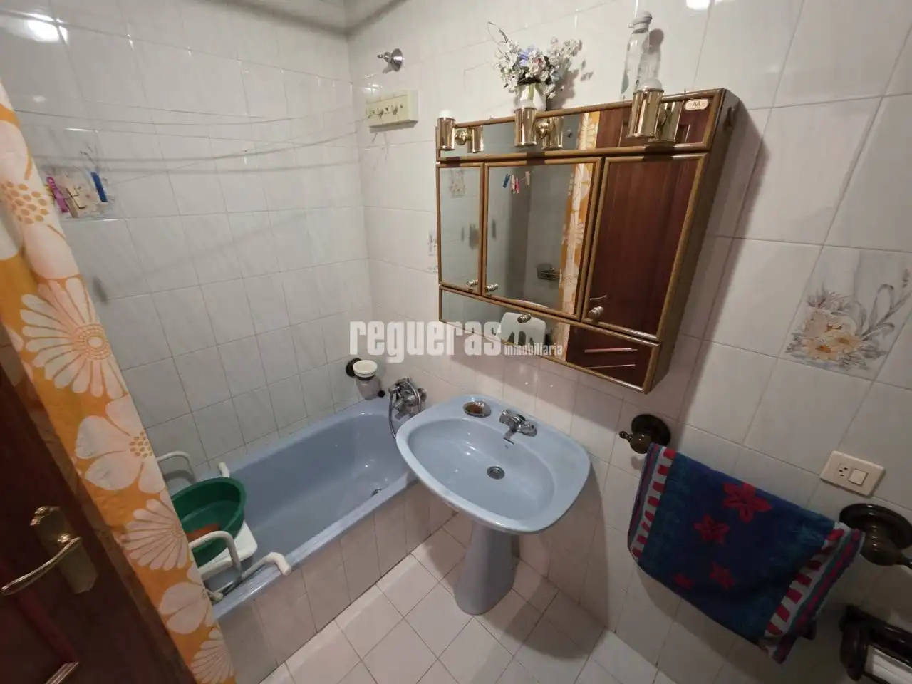 Habitación de Piso en venta en Avilés con Calefacción, Parquet y Terraza