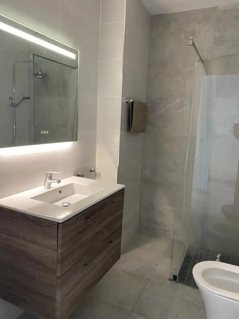 Bathroom of Flat for rent to own in Estepona  with Air Conditioner, Heating and Furnished