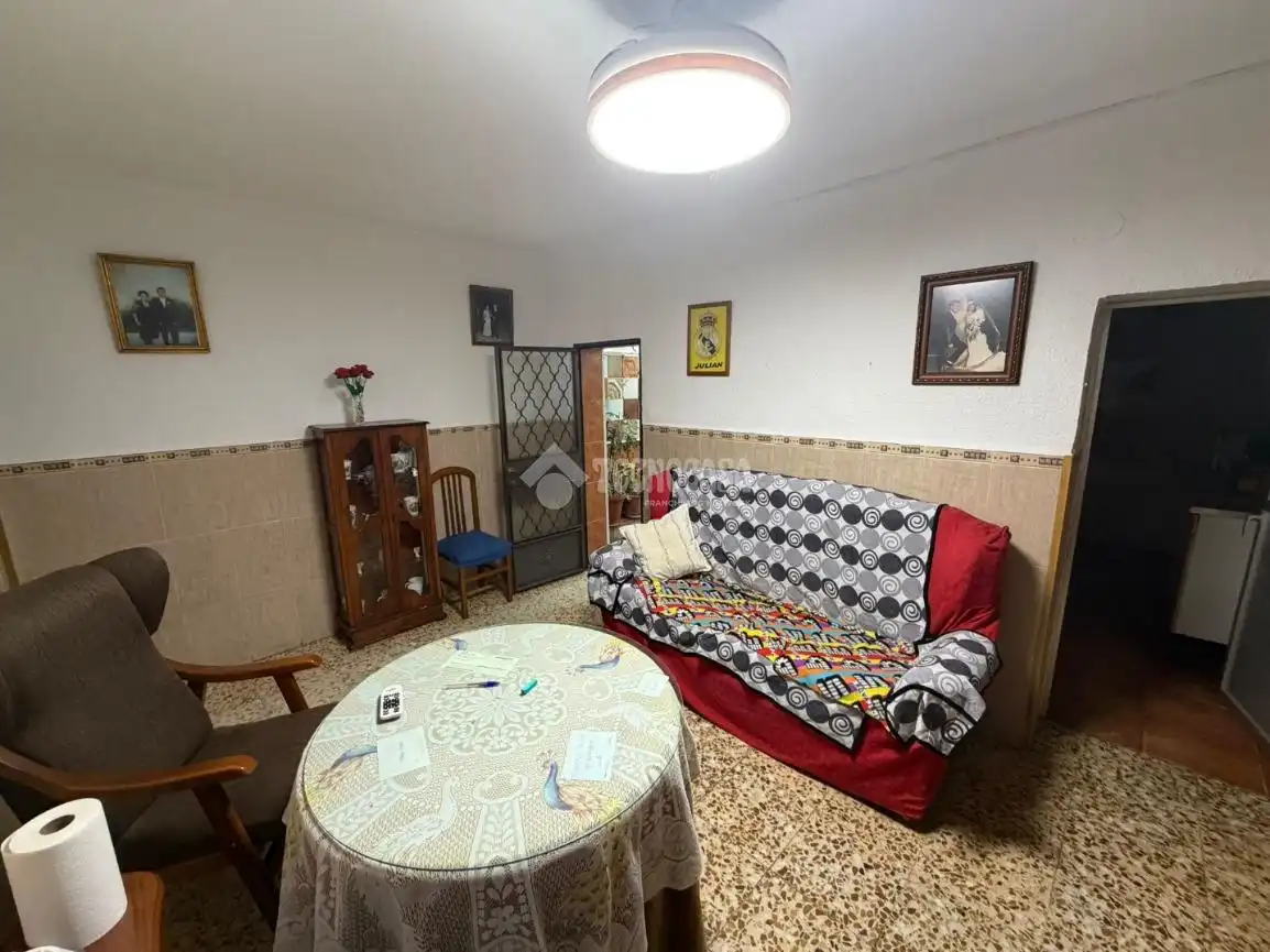 Sala d'estar de Casa adosada en venda en Badajoz amb Terrassa
