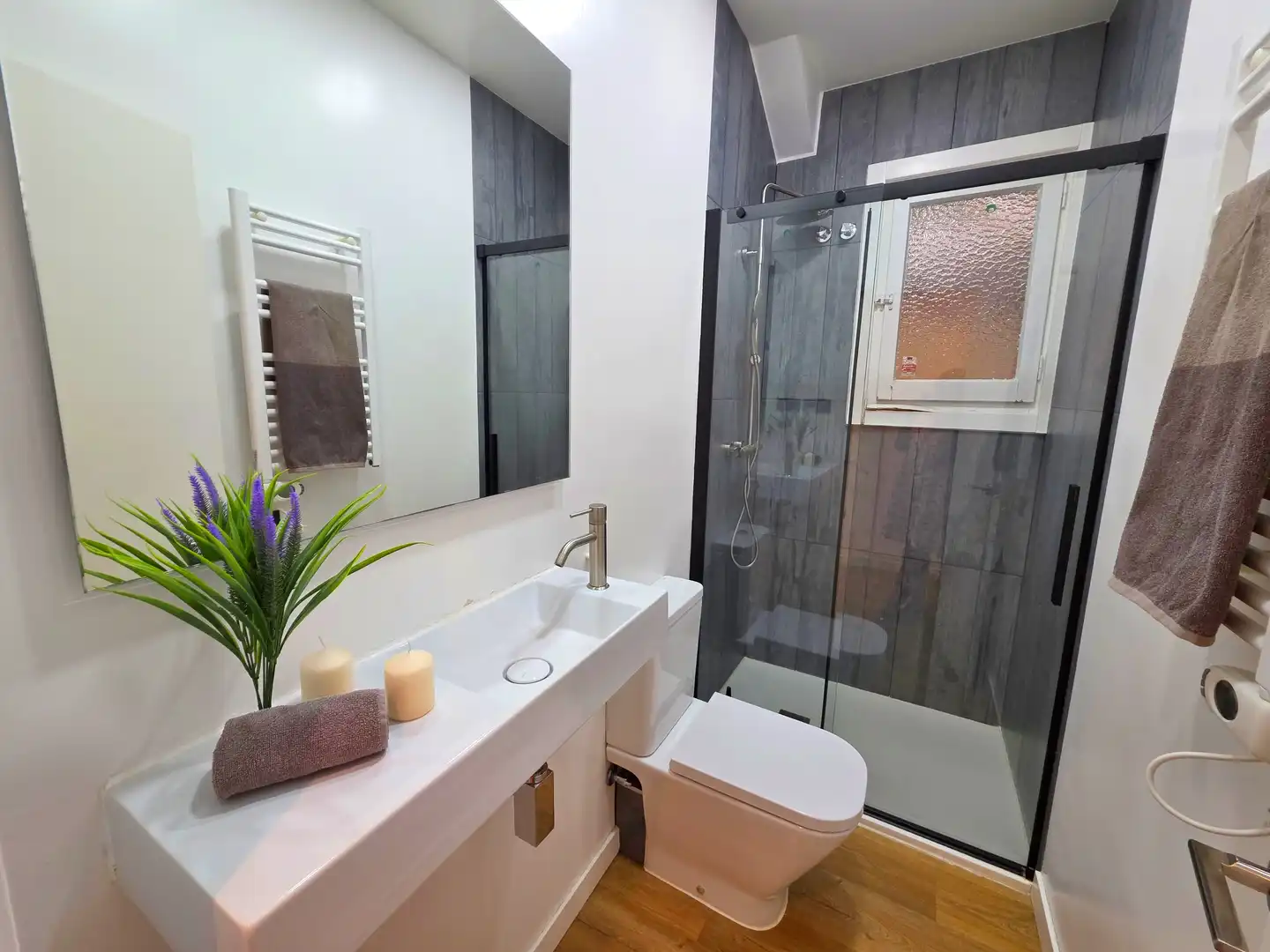 Baño de Piso en venta en Barcelona con Calefacción, Horno y Microondas