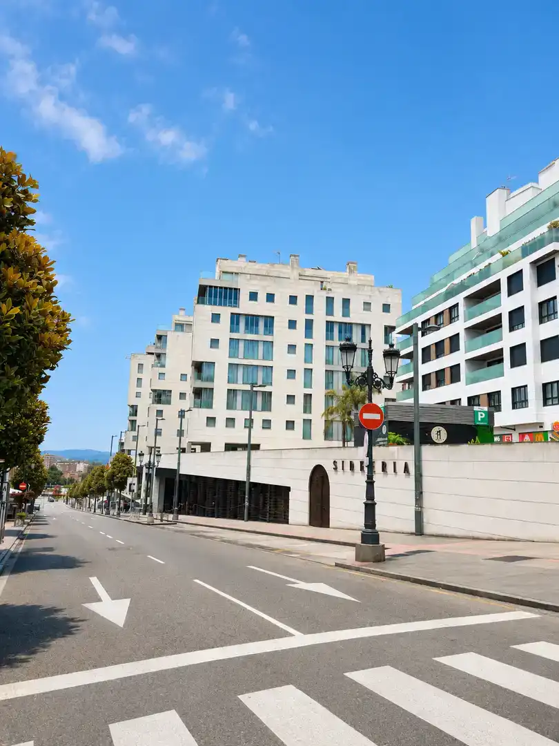 Außenansicht von Wohnung zum Verkauf in Oviedo 