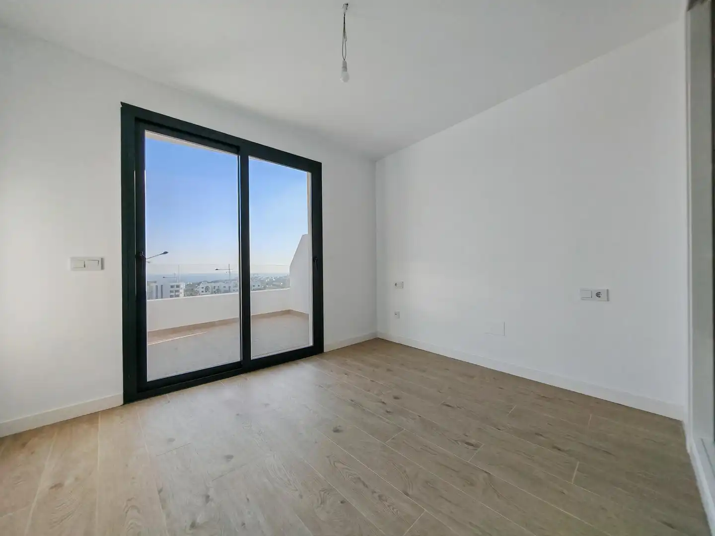 Dormitori de Apartament en venda en Estepona amb Aire condicionat, Calefacció i Terrassa