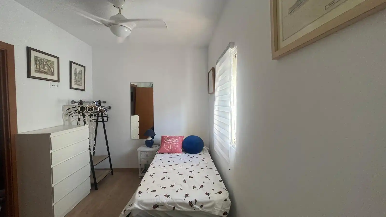Habitación de Estudio de alquiler en Sevilla con Amueblado