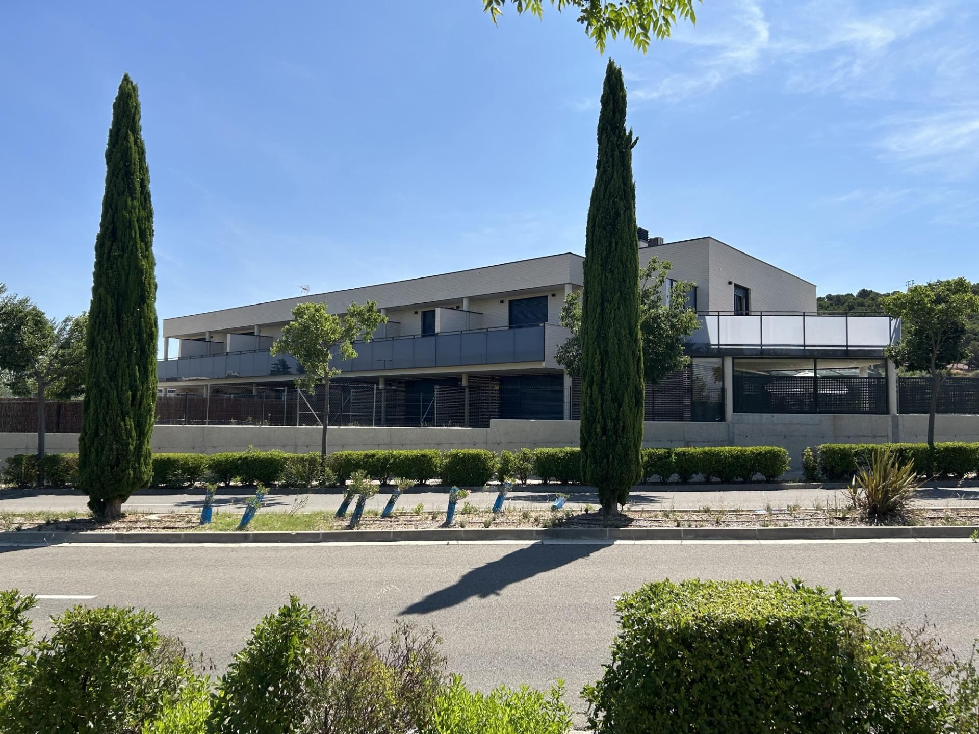 Vista exterior de Casa adosada en venda en Tudela amb Calefacció, Jardí privat i Parquet