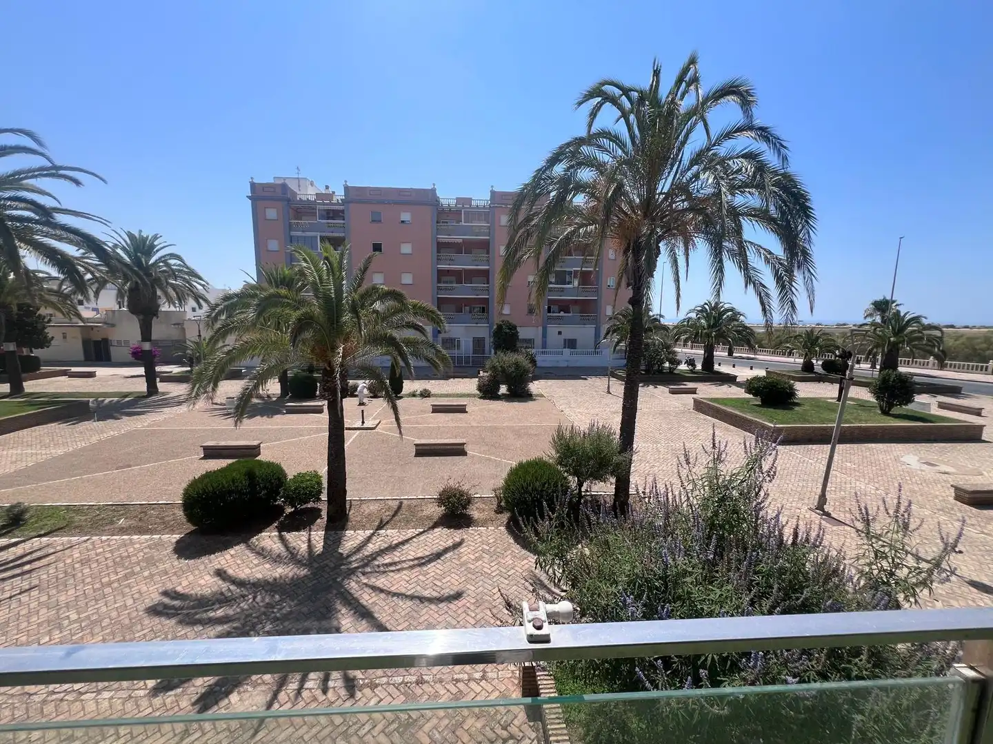 Vista exterior de Piso en venta en Isla Cristina con Aire acondicionado, Terraza y Trastero