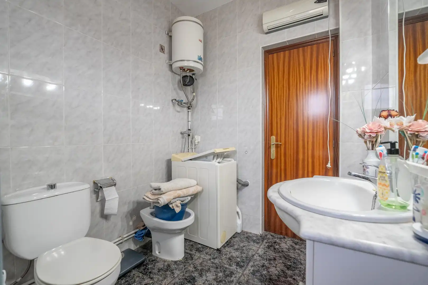 Baño de Finca rústica en venta en Riudoms con Calefacción y Jardín privado