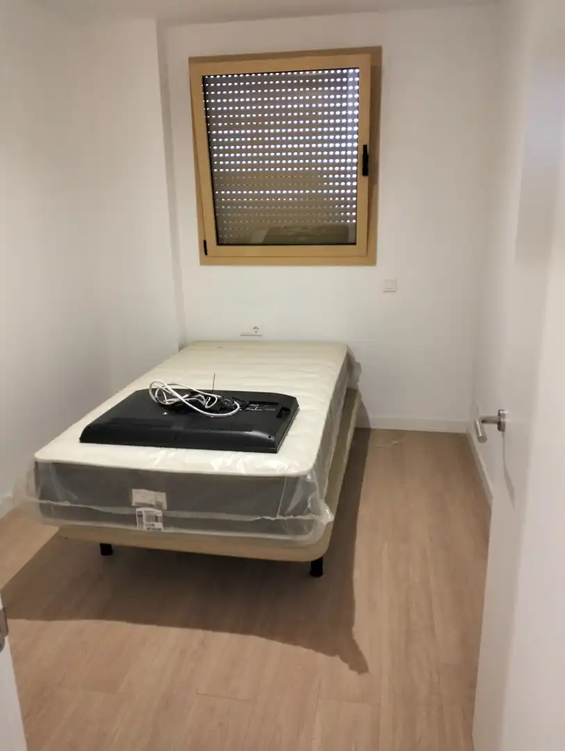 Habitación de Piso de alquiler en Badalona con Aire acondicionado, Calefacción y Parquet