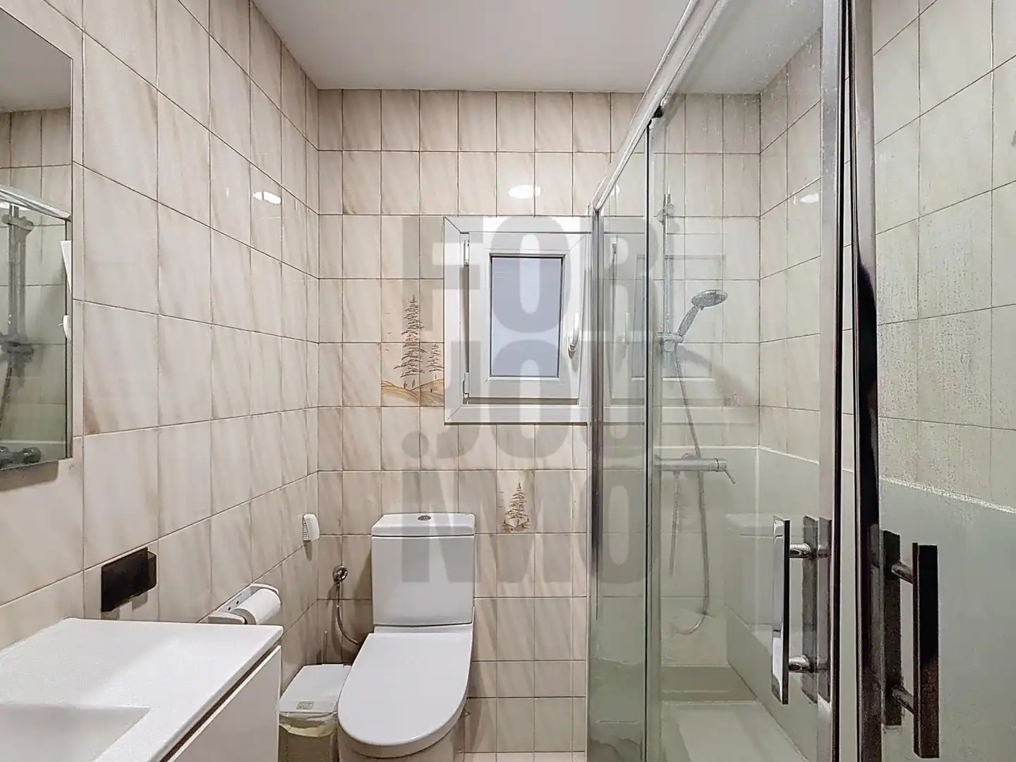 Baño de Piso en venta en Donostia - San Sebastián  con Calefacción y Balcón