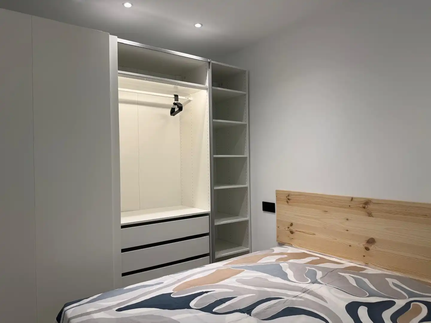 Habitación de Apartamento de alquiler en Madrid con Aire acondicionado, Calefacción y Trastero