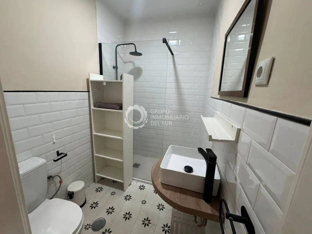 Baño de Apartamento en venta en Cádiz con Amueblado