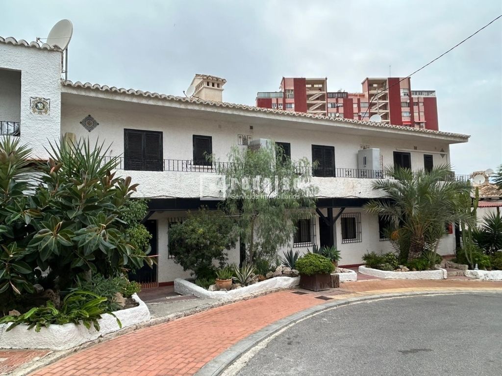 Vista exterior de Pis de lloguer en Benidorm amb Moblat