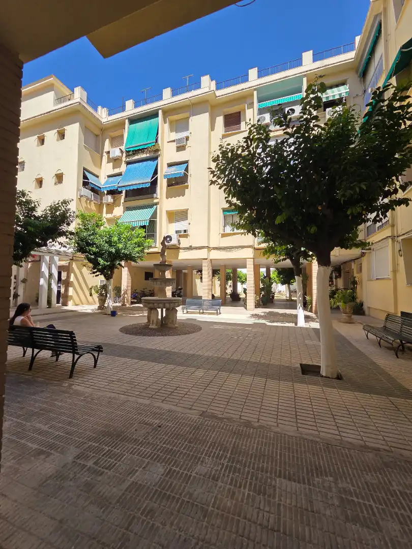 Vista exterior de Piso en venta en Sevilla con Aire acondicionado, Calefacción y Terraza