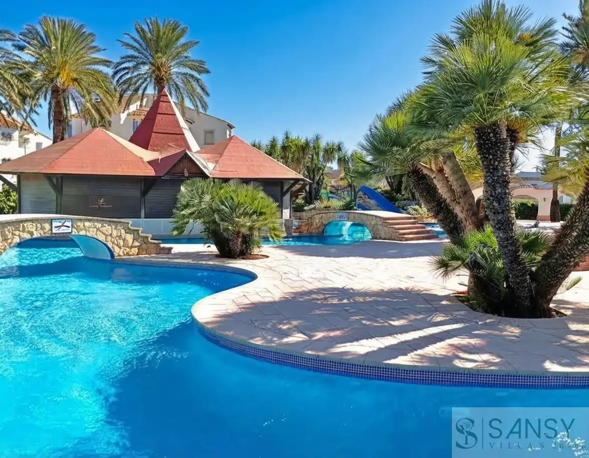 Appartement compact avec piscine à vendre à Saladar