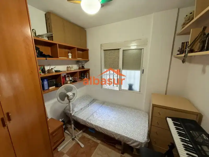 Bedroom of Flat for sale in Sureste
