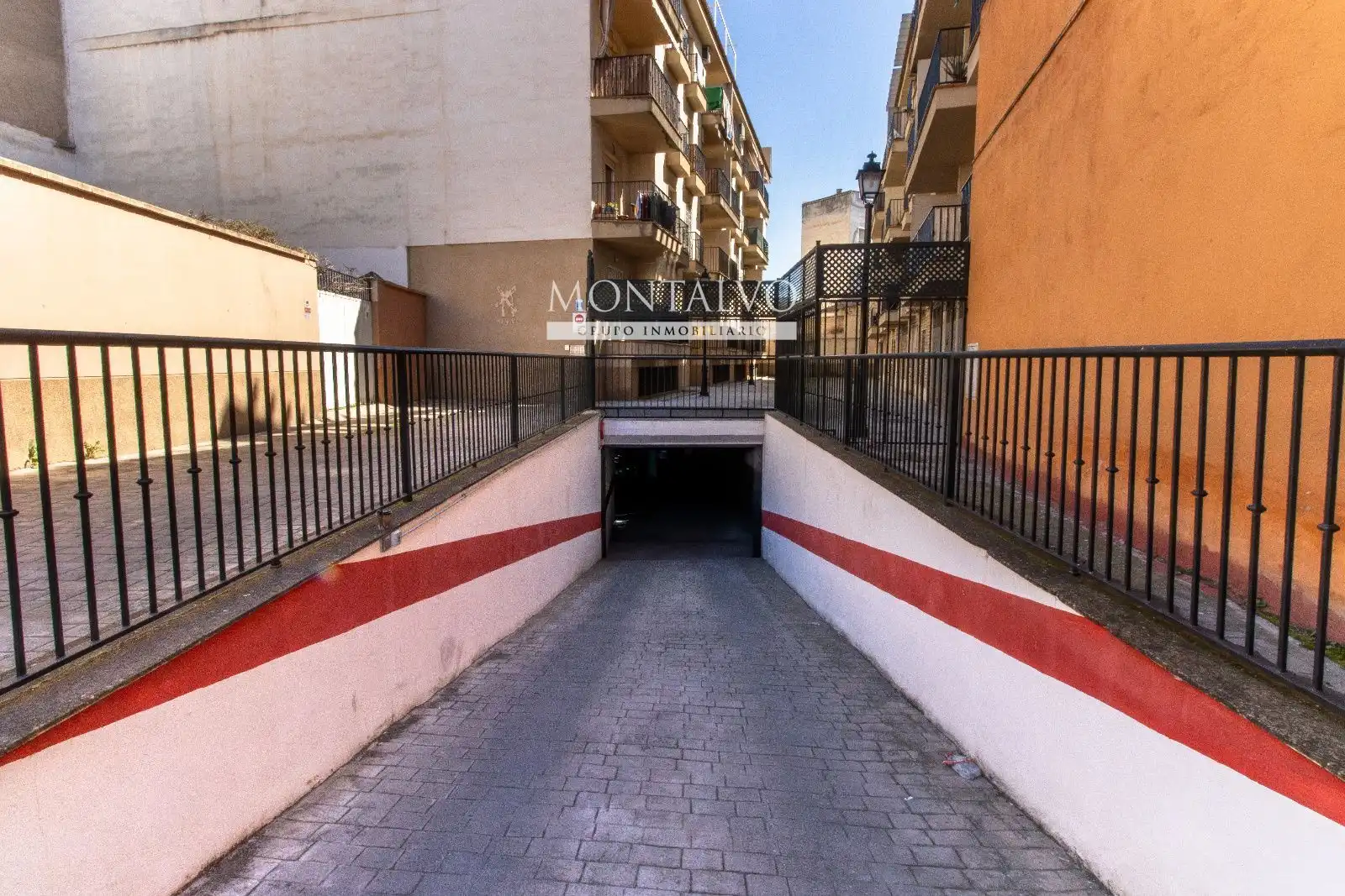 Vista exterior de Ático en venta en Atarfe con Aire acondicionado, Calefacción y Terraza