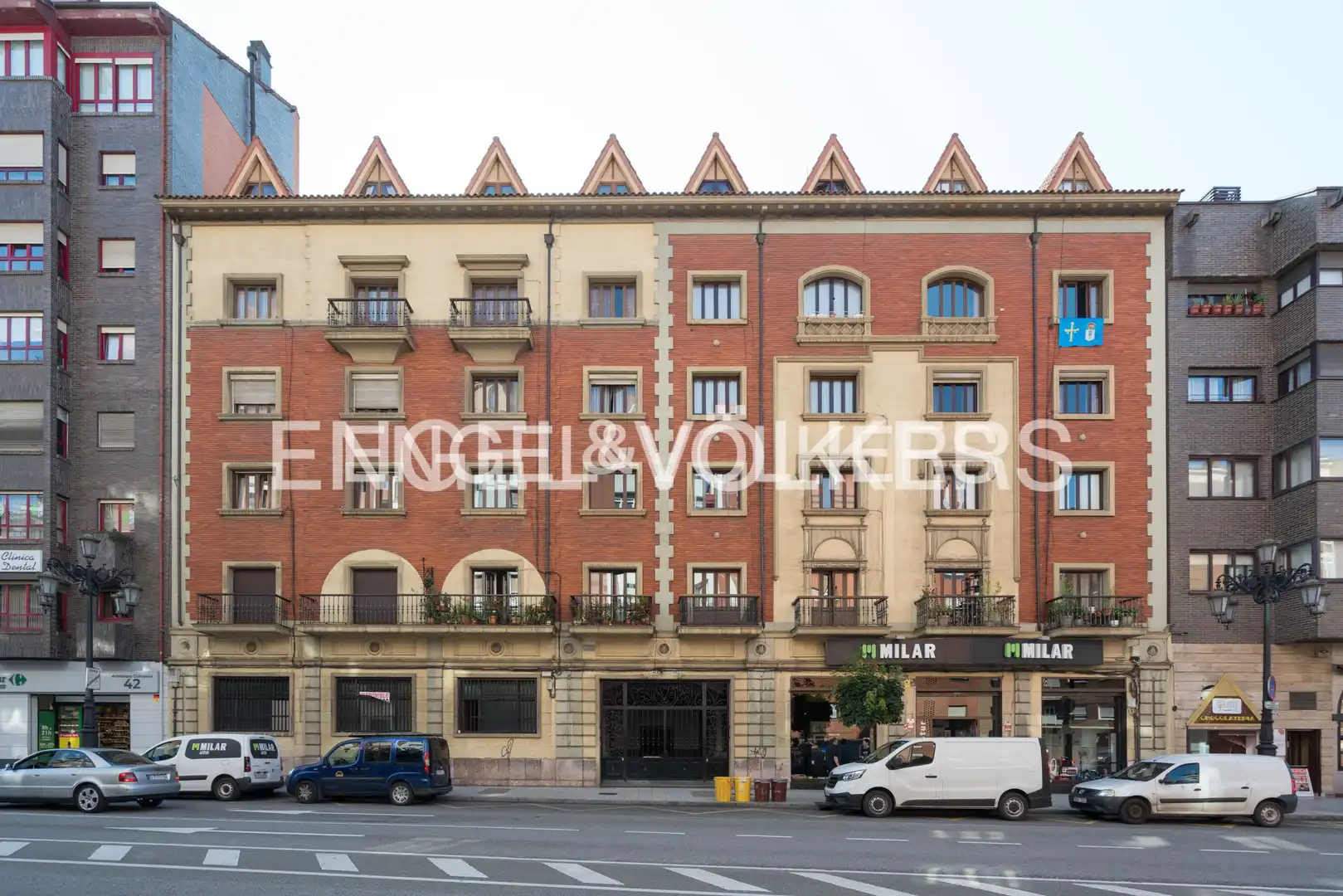 Vista exterior de Pis en venda en Oviedo  amb Calefacció i Traster