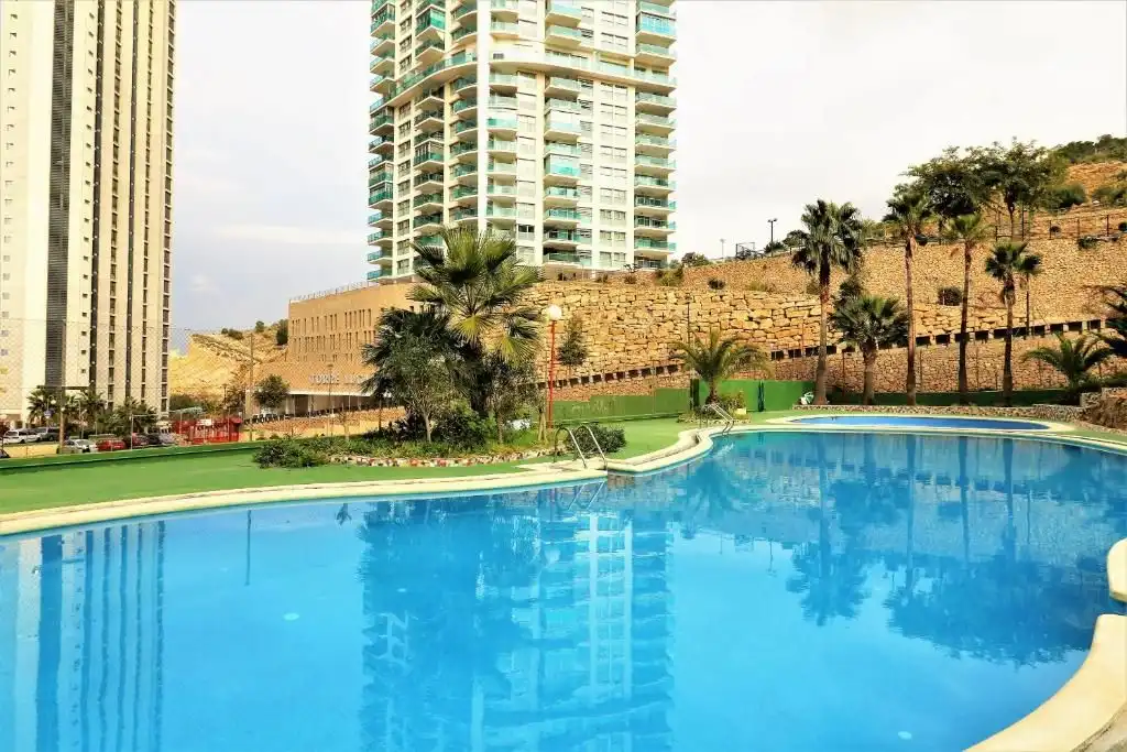 Schwimmbecken von Wohnungen zum Verkauf in Benidorm mit Privatgarten, Möbliert und Gemeinschaftspool