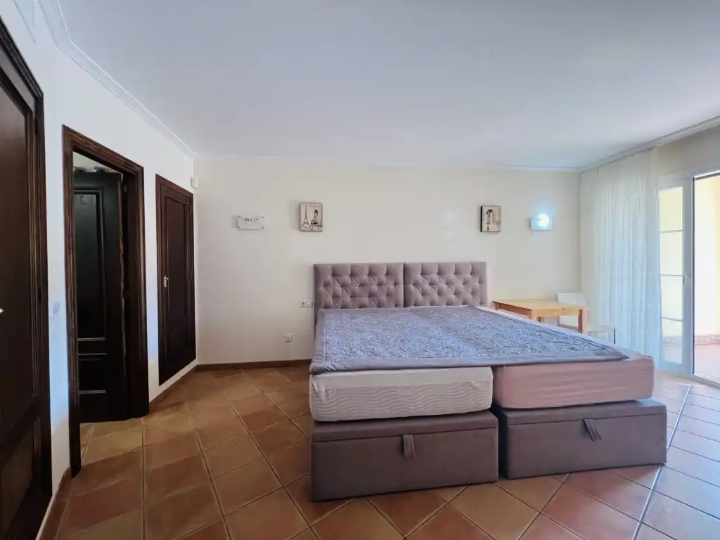 Dormitori de Apartament de lloguer en Calvià amb Piscina i Moblat