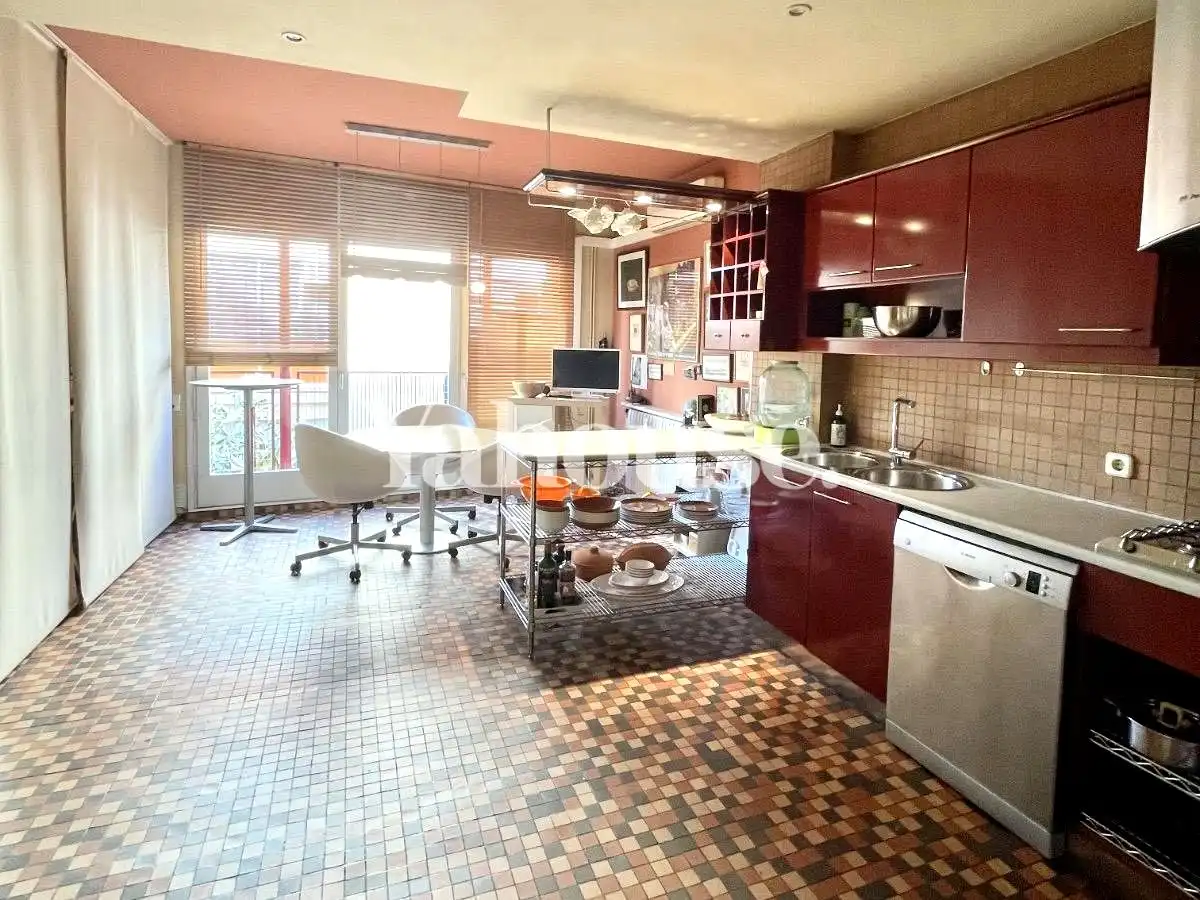 Kitchen of Duplexes for rent in Sabadell  with Air Conditioner, Terrace and Furnished