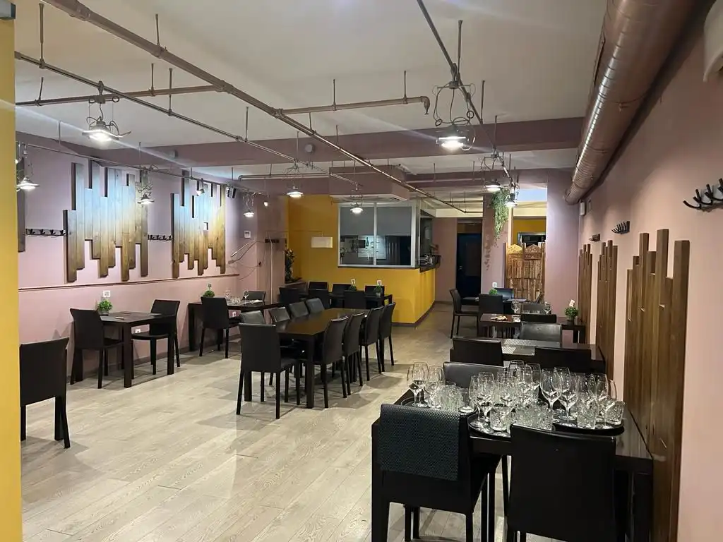 Local comercial en venda a Renueva 20