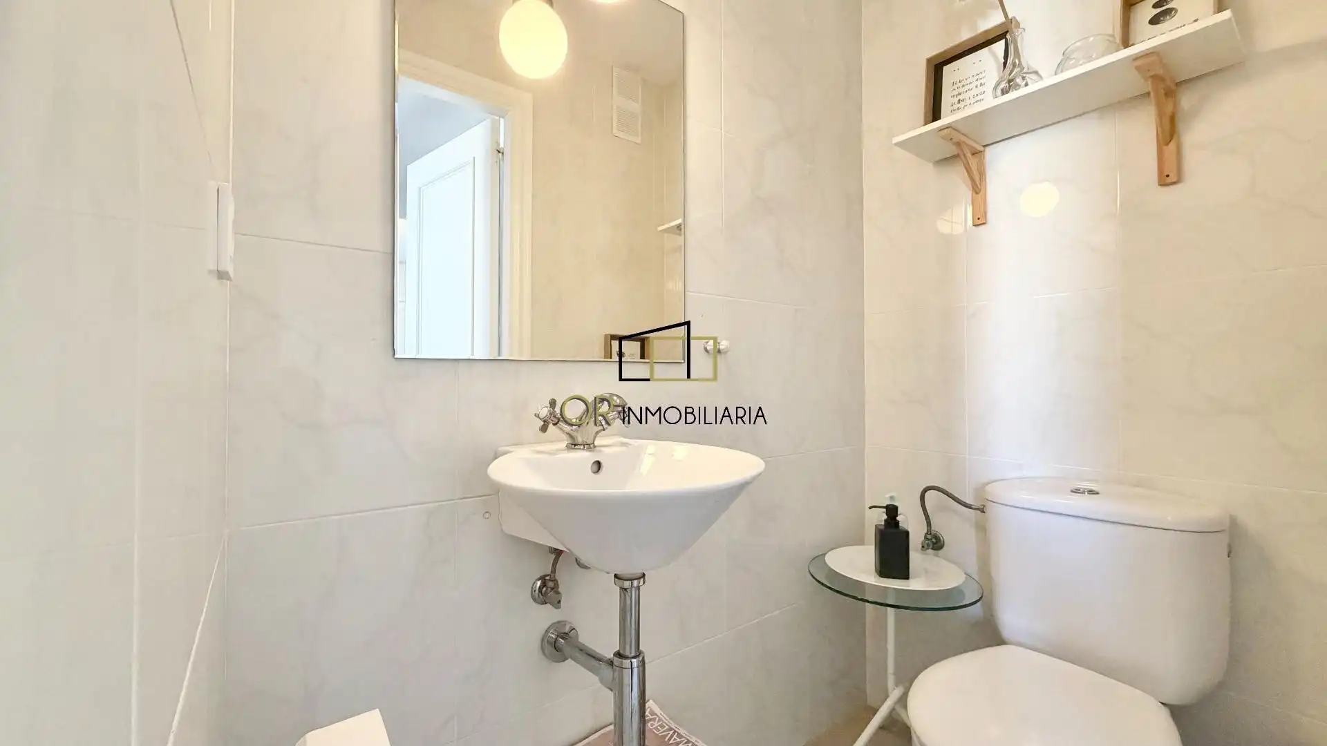 Bathroom of Flat for sale in Vilanova i la Geltrú  with Heating, Parquet flooring and Terrace