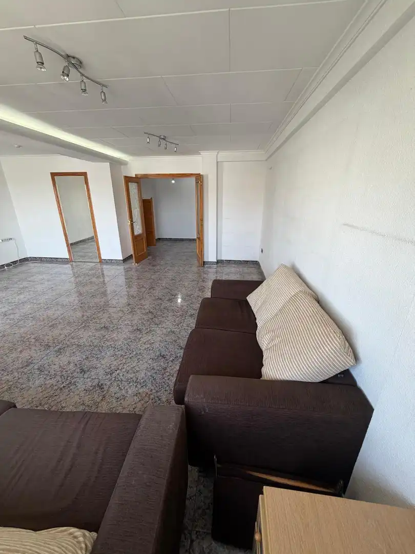 Piso en venta en Valencia con Balcón
