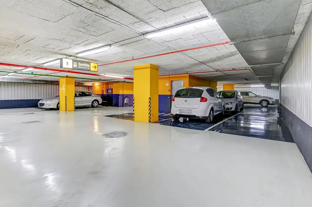 Motorradstellplatz zur Miete in GRAN VIA DE LES CORTS CATALANES 641, imagen 3