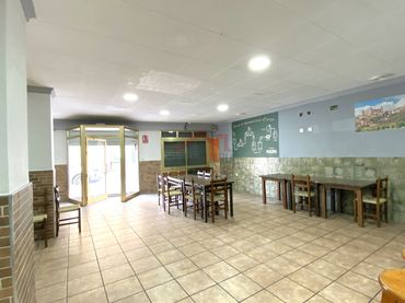 Business premises for sale in Avinguda Sant Francesc 17