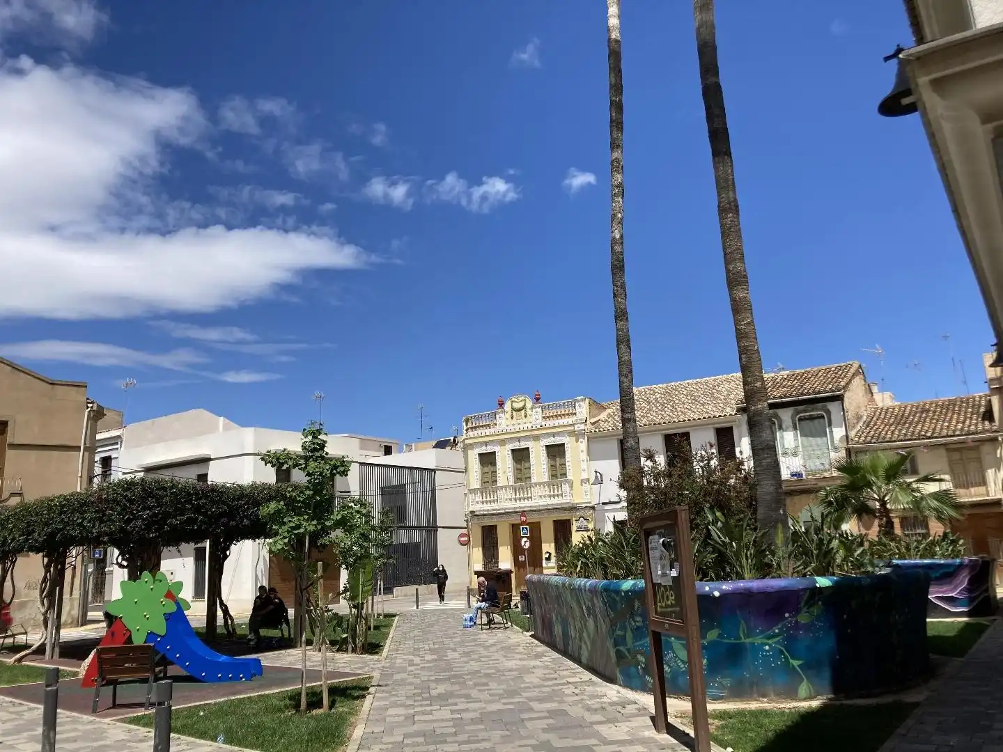 Vista exterior de Casa adosada en venda en Catarroja amb Terrassa