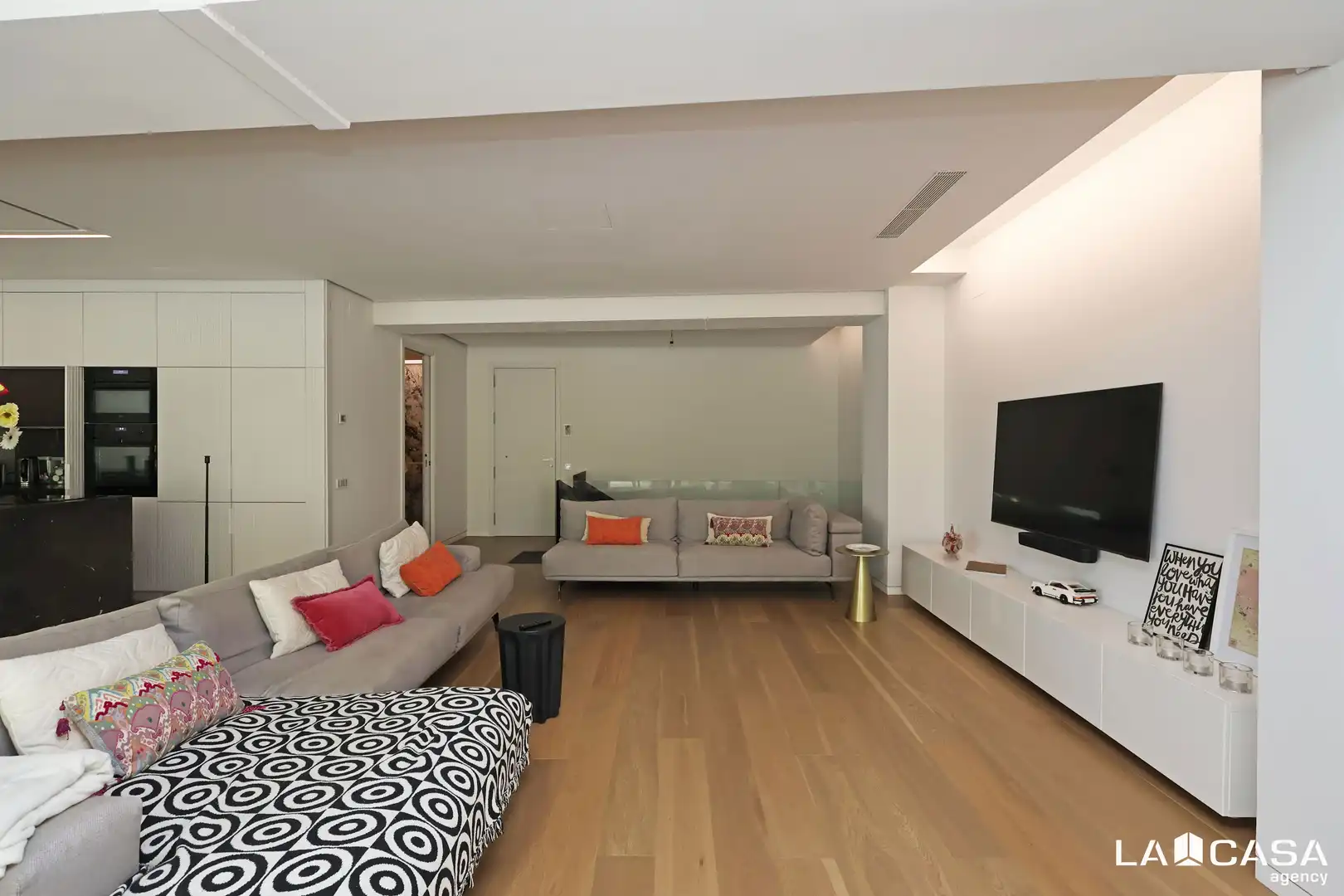Sala d'estar de Dúplex en venda en Barcelona amb Terrassa i Piscina