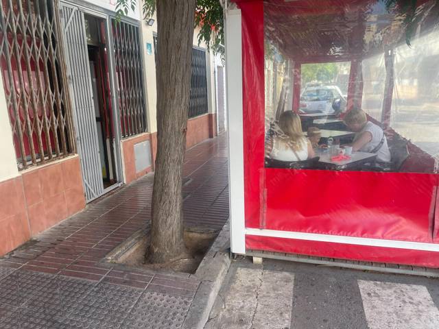 Local comercial en Alquiler en S'Arenal