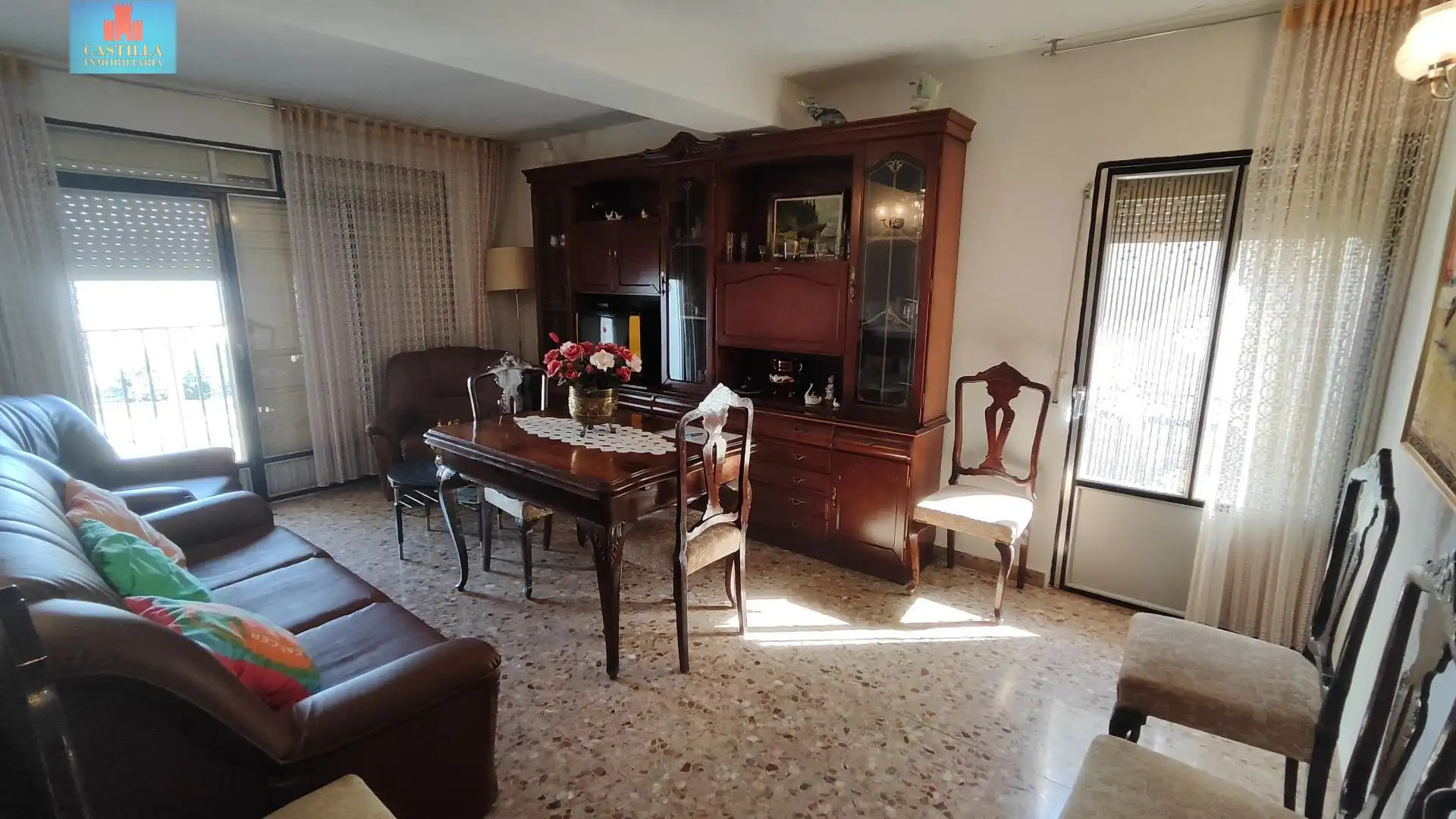 Sala de estar de Piso en venta en El Barraco  con Calefacción, Terraza y Amueblado