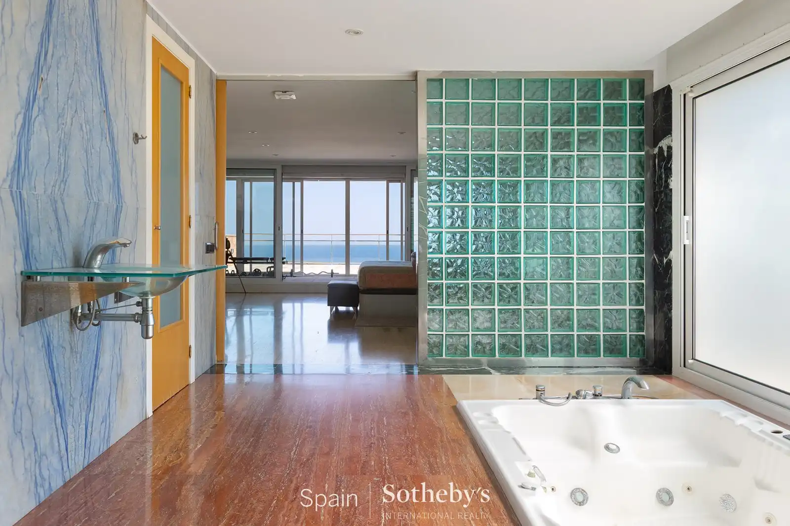 Baño de Casa o chalet en venta en Badalona con Aire acondicionado, Calefacción y Jardín privado