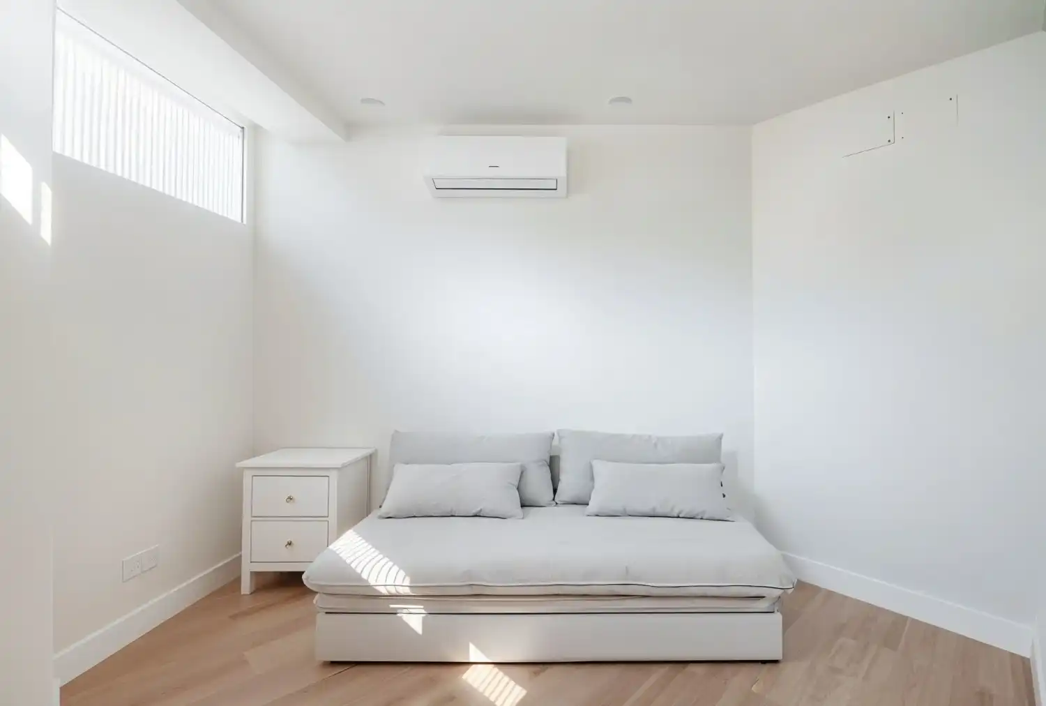 Sala d'estar de Casa o xalet en venda en Madrid amb Aire condicionat, Traster i Moblat